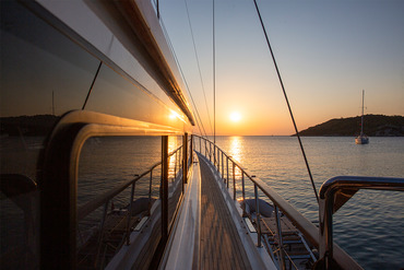 Grand Sailor Photo 7